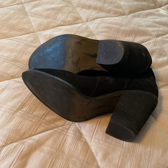 Kelsi Dagger suede ankle boot in great condition! - Picture 3 of 4